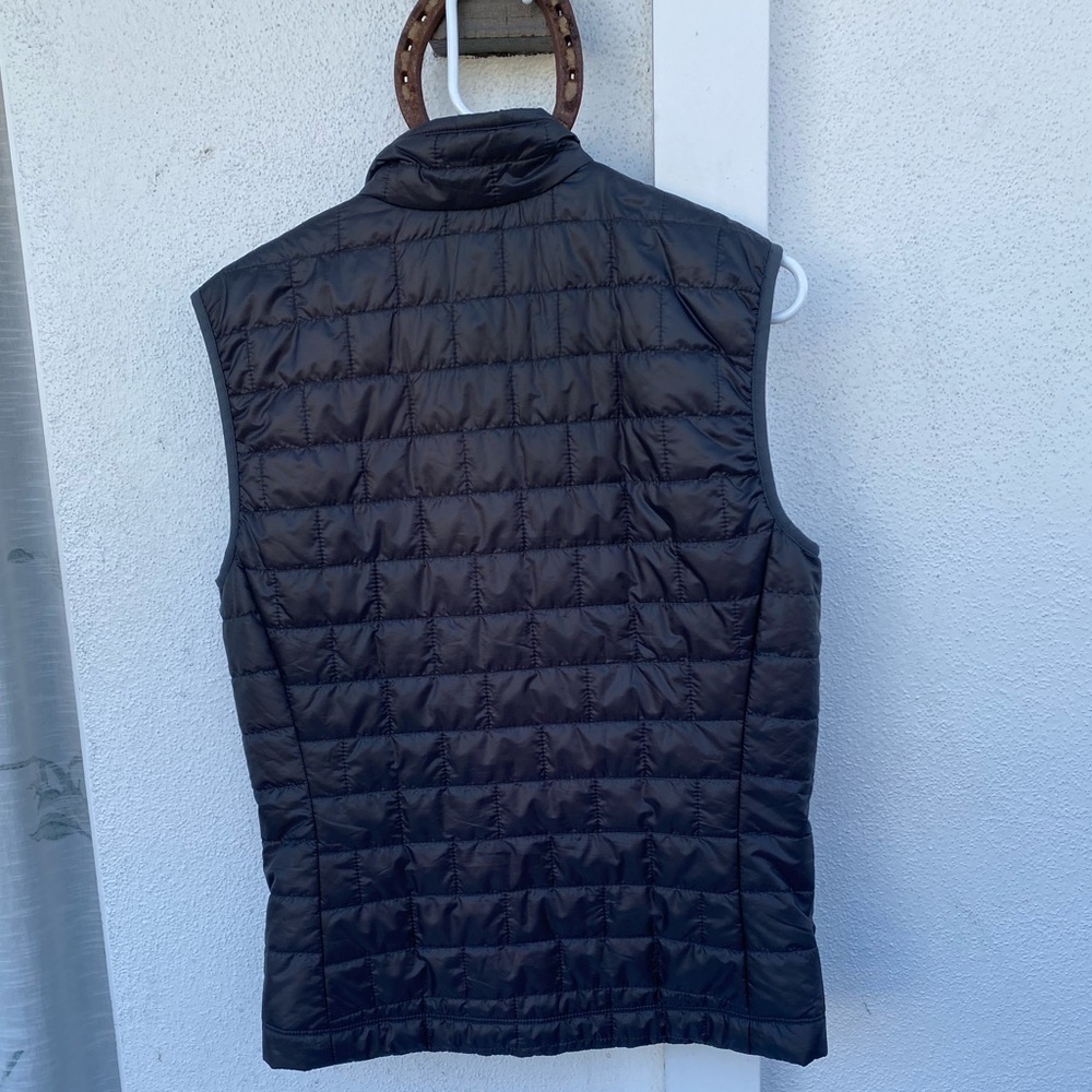 Like New Men's Patagonia Nano Puff Jacket (XS) - Picture 3 of 3